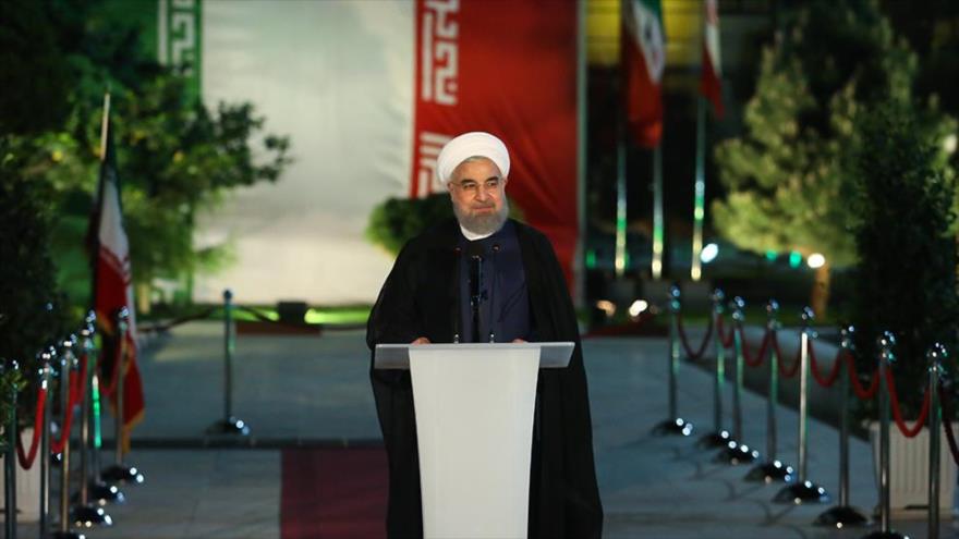 Hasan Rohani, presidente de Irán y candidato a la reelección, durante una entrevista televisiva en Teherán (capital), 11 de mayo de 2017. 