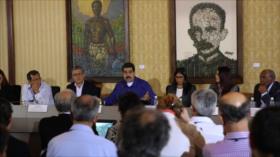 Maduro: Tintori pagó $3,5 millones para salir en foto con Trump 