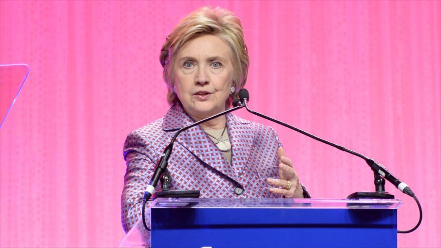 La ex secretaria de Estado Hillary Clinton ofrece un discurso en el 100º aniversario de la gala Planned Parenthood, 2 de mayo de 2017.