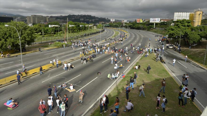 Oposición convoca un “gran plantón” en toda Venezuela