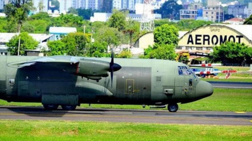 Avión militar perteneciente a la Real Fuerza Aérea británica que supuestamente voló desde Malvinas a Brasil.