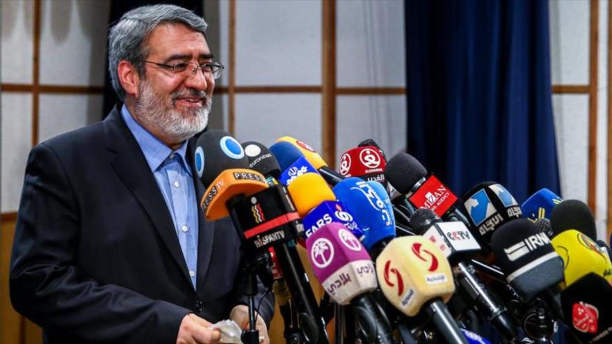El ministro del Interior de Irán, Abdolreza Rahmani Fazli, en una rueda de prensa.