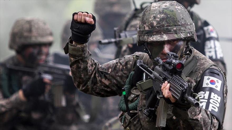 Soldados surcoreanos en una maniobra militar conjunta con las fuerzas de EE.UU. 