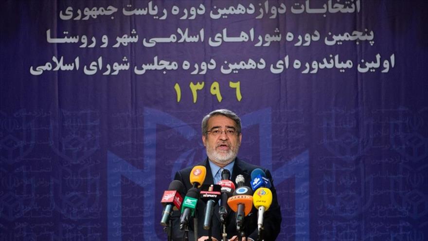 El ministro del Interior de Irán, Abdolreza Rahmani Fazli, en una ruda de prensa, 19 de mayo de 2017.