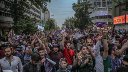 Iraníes festejan en Teherán la reelección de Hasan Rohani
