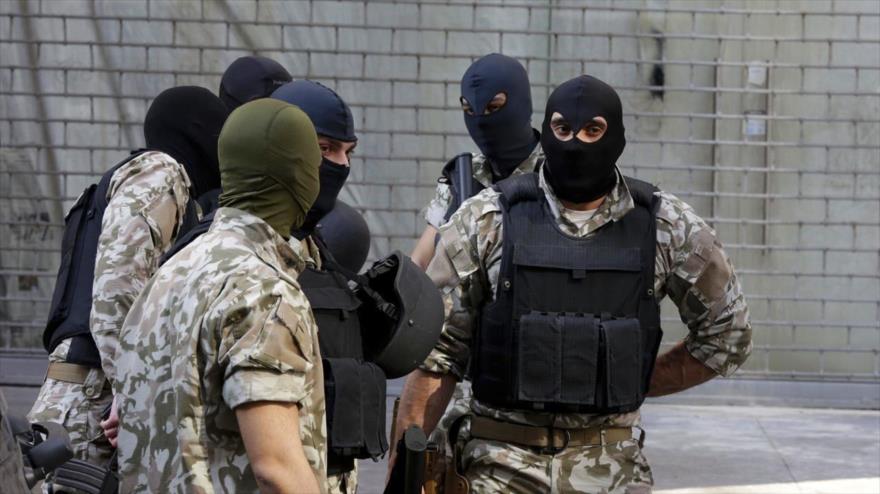 Agentes de seguridad libaneses.