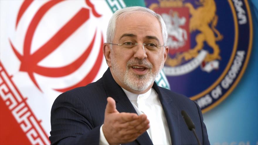 El canciller iraní, Mohamad Yavad Zarif, en una rueda de prensa, 18 de abril de 2017.