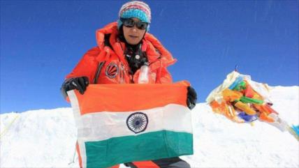 Una mujer india sube 2 veces al Everest en una semana