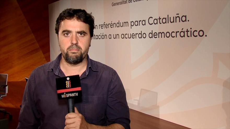 Puigdemont le pide al Gobierno de Rajoy pactar referéndum catalán