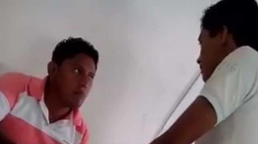 Vídeo: alumno arremete a golpes contra su maestro en México