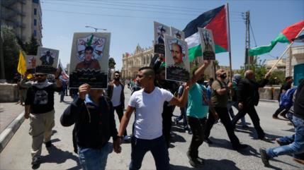 Presos palestinos finalizan huelga de hambre tras 40 días