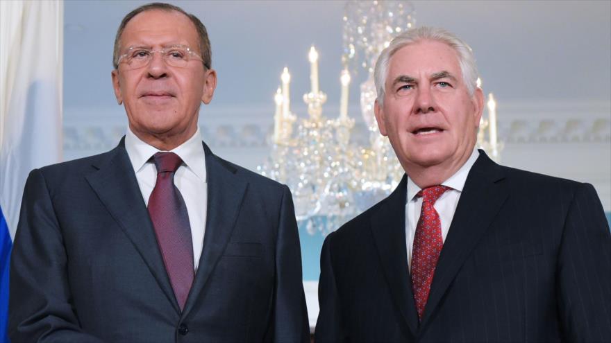 El canciller ruso, Serguei Lavrov (izda.), y el secretario de Estado estadounidense, Rex Tillerson, se reúnen en EE.UU., 10 de mayo de 2017.