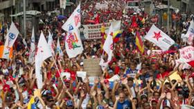 Marea revolucionaria marcha para apoyar la Constituyente de Maduro