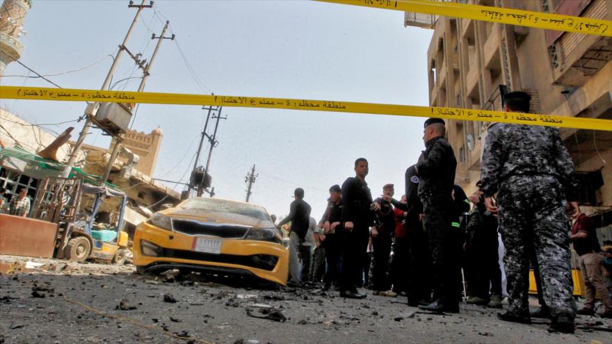 La escena de la explosión de un coche bomba en el centro de Bagdad, capital iraquí, 30 de mayo de 2017.