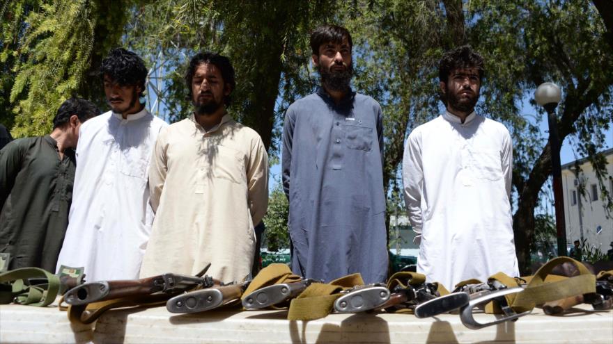 Integrantes del grupo terroristas EIIL capturados por las fuerzas afganas en la provincia de Yalalabad, 29 de mayo de 2017.