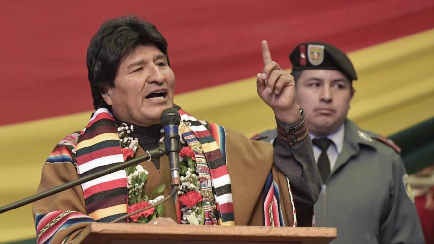 El presidente de Bolivia, Evo Morales, entrega Coliseo cerrado para cooperativistas mineros y Unidad Educativa ‘1ro de Mayo B’, en Llallagua, Potosí, 31 de mayo de 2017.