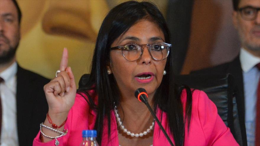 La canciller venezolana, Delcy Rodríguez, habla en una conferencia de prensa en Caracas, la capital, 1 de junio de 2017.