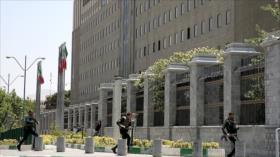 Parlamento iraní y mausoleo de Imam Jomeini blanco de ataque armado