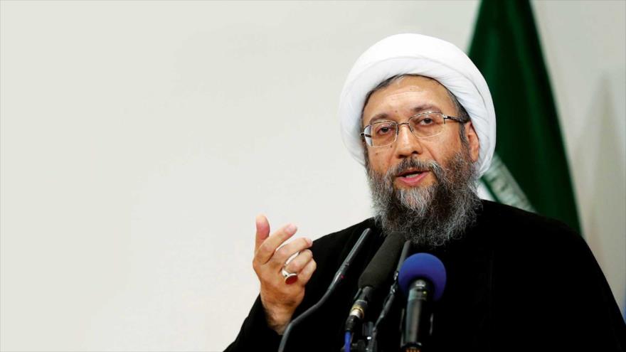 El presidente del Poder Judicial de Irán, el ayatolá Sadeq Amoli Lariyani.