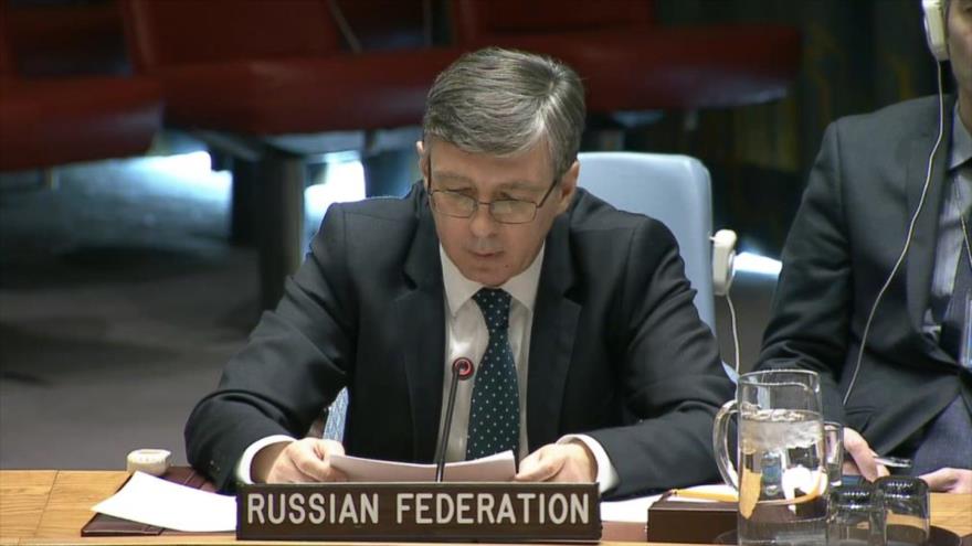 El representante permanente adjunto de Rusia ante la ONU, Yevgeni Zagainov, en una sesión del CSNU, 24 de mayo de 2017.