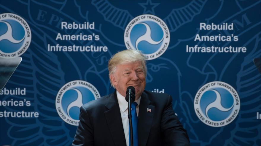 El presidente de EE.UU., Donald Trump, habla en el Departamento de Transporte, 9 de junio de 2017.