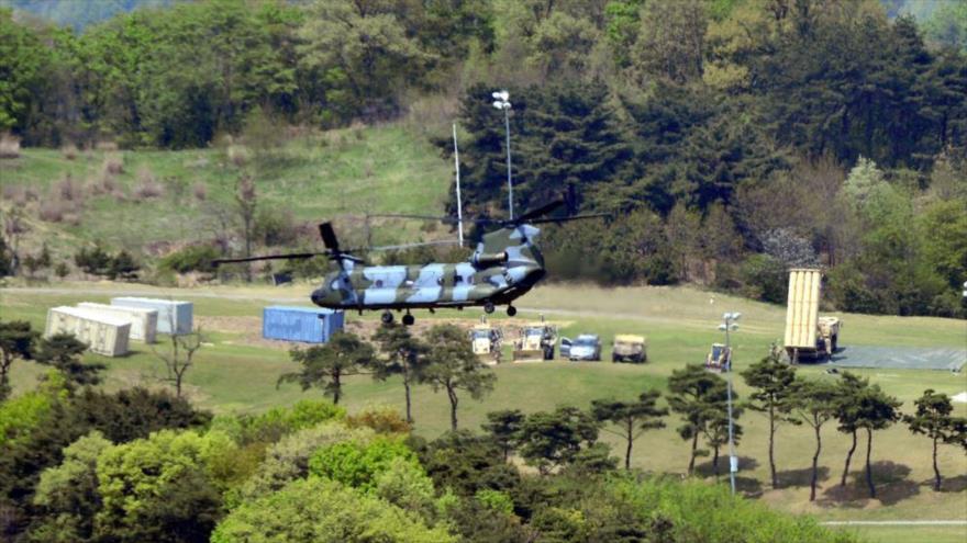 Un interceptor del THAAD se encuentra instalado en Seongju, en Corea del Sur, 26 de abril de 2017.