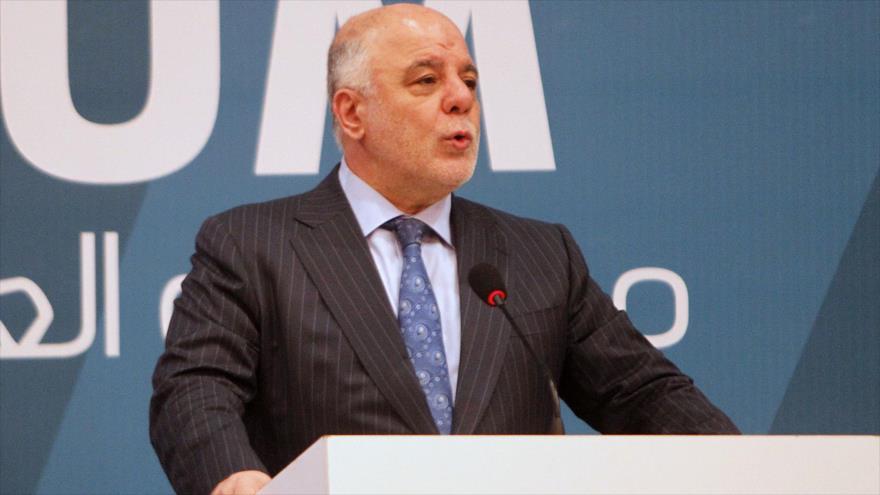 El primer ministro iraquí, Haidar al-Abadi, habla durante una rueda de prensa en Bagdad, 2 de abril de 2017.