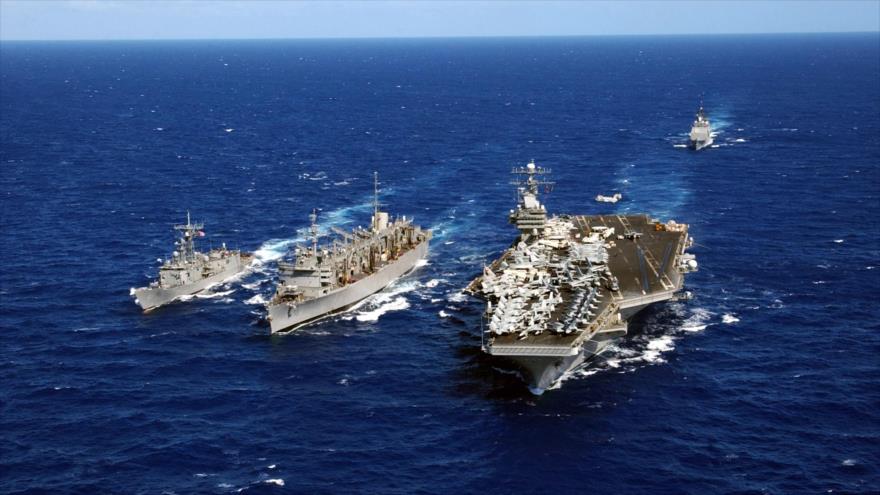 El portaaviones USS Carl Vinson junto a su grupo de ataque.