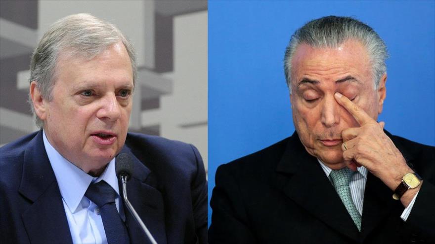 El presidente brasileño, Michel Temer (dcha.) y el presidente del gobernante Partido de la Social Democracia Brasileña (PSDB), Tasso Jereissati.