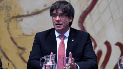 Puigdemont propone debatir en Congreso referéndum independentista