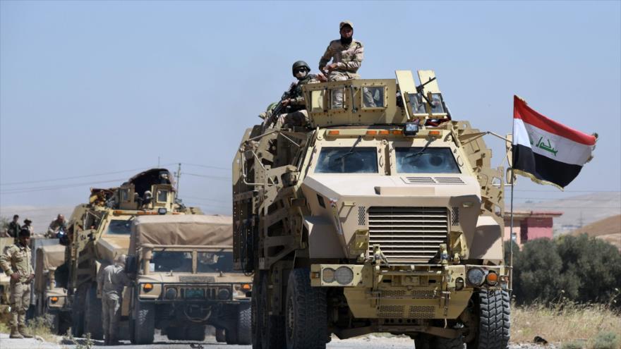 Fuerzas iraquíes se mueven por la vía que conduce a Tal Afar para retomar el control de la ciudad de manos Daesh, 9 de junio de 2017.