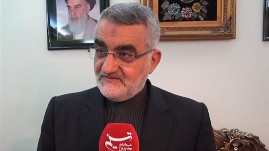 El parlamentario iraní Alaeddin Boruyerdi concede una entrevista a la agencia local de noticias Tasnim, 17 de junio de 2017.