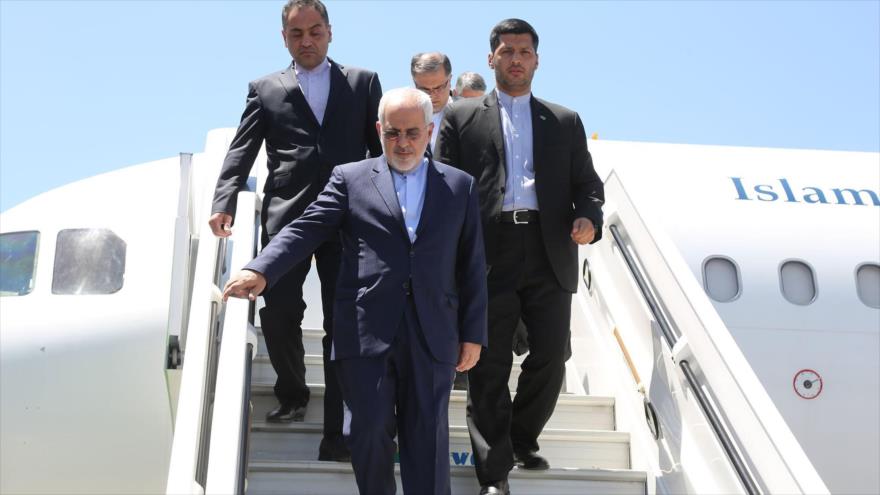 El canciller iraní, Mohammad Yavad Zarif, llega a Turquía en el marco de una visita oficial, 7 de junio de 2017.