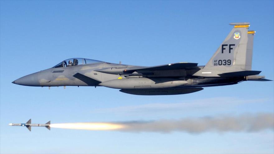 Avión de combate estadounidense modelo F-15E.