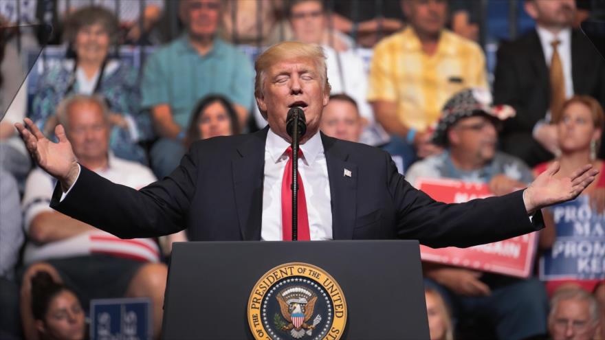 El presidente estadounidense, Donald Trump, habla en una manifestación en Cedar Rapids, Iowa, 21 de junio de 2017.