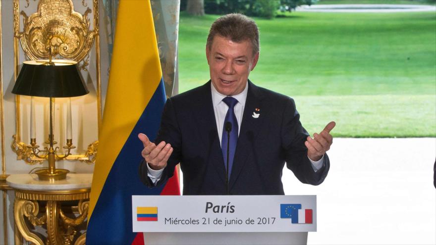 Santos: ‘peligrosa’ guerrilla FARC ‘deja de existir’ en Colombia