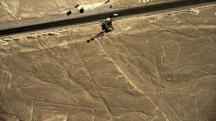 Vista aérea de dos de las líneas de Nazca.