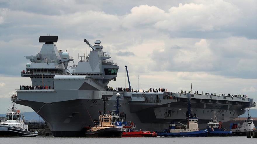 El portaaviones HMS Queen Elizabeth en Rosyth, Escocia, 26 de junio de 2017.