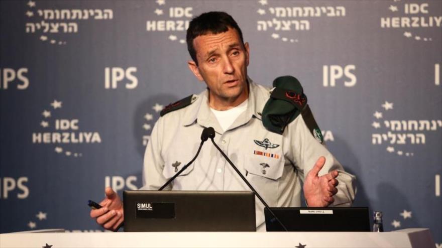 El jefe de la dirección de inteligencia militar de Israel, el general de división Herzl Halevi ofrece una rueda de prensa.