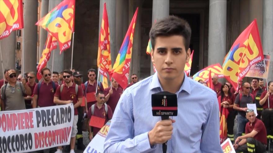 Los bomberos italianos se manifiestan contra la precariedad