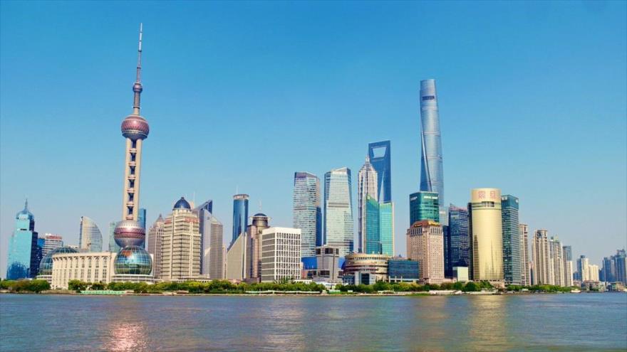 Imagen muestra una perspectiva de Shanghái, la principal ciudad económica financiera de China, cuyo país lidera la economía asiática.