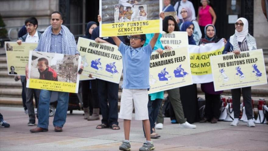 Manifestantes propalestinos en el Día Mundial de Al-Quds (Jerusalén) en Boston, en el noreste de EE.UU., 1 de julio de 2016.