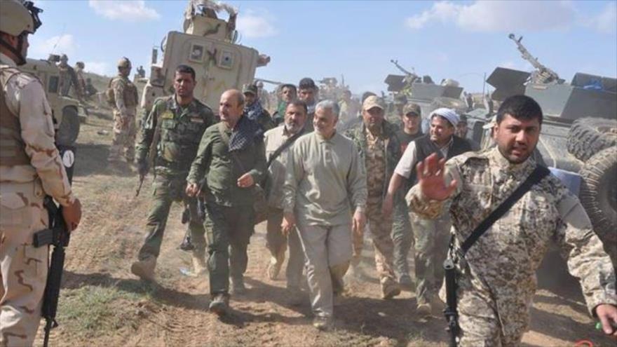 General iraní Qasem Soleimani, comandante de las Fuerzas de Quds del CGRI, entre las fuerzas iraquíes en Tikrit, capital de la provincia de Salah al-Din.