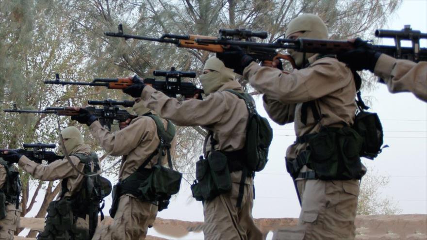 Francotiradores del grupo terrorista EIIL (Daesh, en árabe).