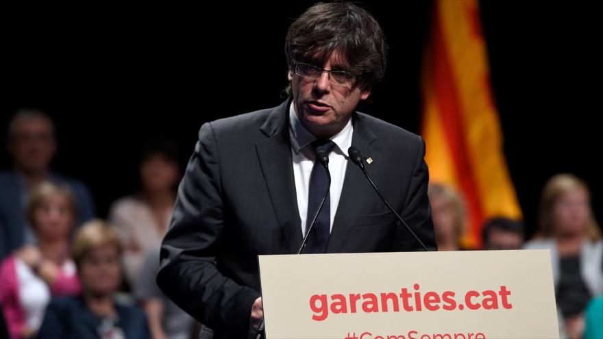 El presidente de la Generalitat, Carles Puigdemont, pronuncia un discurso en un evento en Cataluña, 4 de julio de 2017.