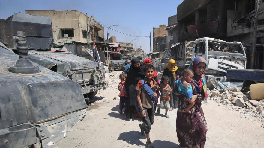Residentes del casco antiguo de Mosul, liberados por el Ejército iraquí, 5 de julio de 2017.