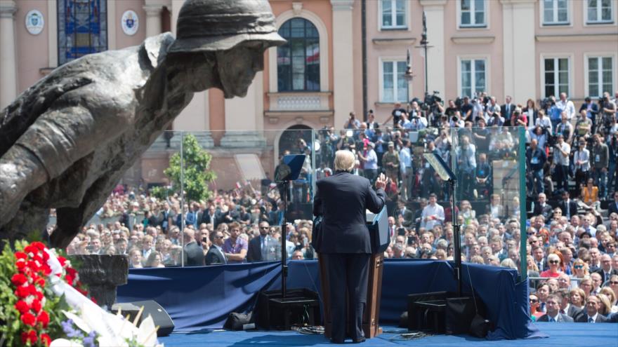 El presidente de Estados Unidos, Donald Trump, da un discurso en Varsovia, la capital de Polonia, 6 de julio de 2017.