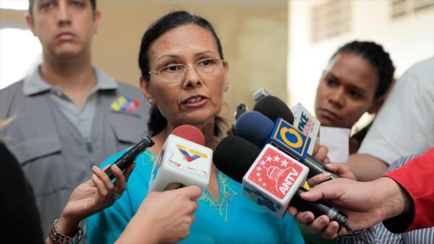 Socorro Hernández, rectora principal del Consejo Nacional Electoral (CNE) de Venezuela, habla con los periodistas.