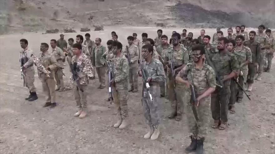Yemeníes simulan ataques contra posiciones estadounidenses e israelíes