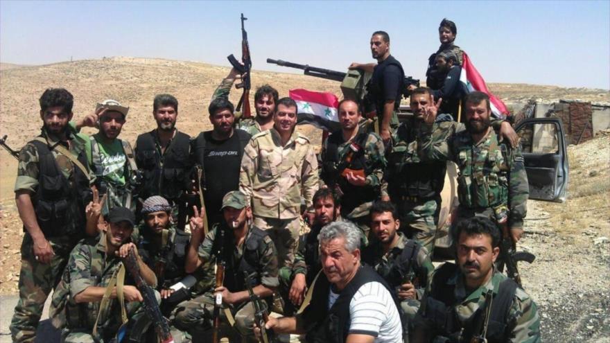 Fuerzas del Ejército de Siria se movilizan en la región de los altos de Golán.